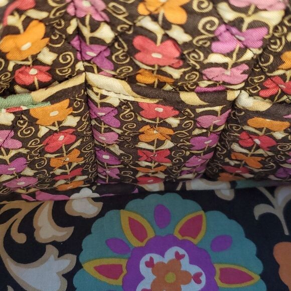 VERA BRADLEY SUZANI FLORAL QUILTED CROSSBODY BAG BLACK PINK BEIGE TAN PURPLE - Picture 4 of 11